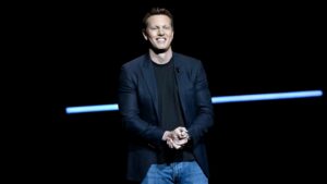 ‘supergirl’-producer-says-david-ellison-has-met-with-james-gunn-and-peter-safran:-‘he’s-very-open-to-what-we’re-doing’