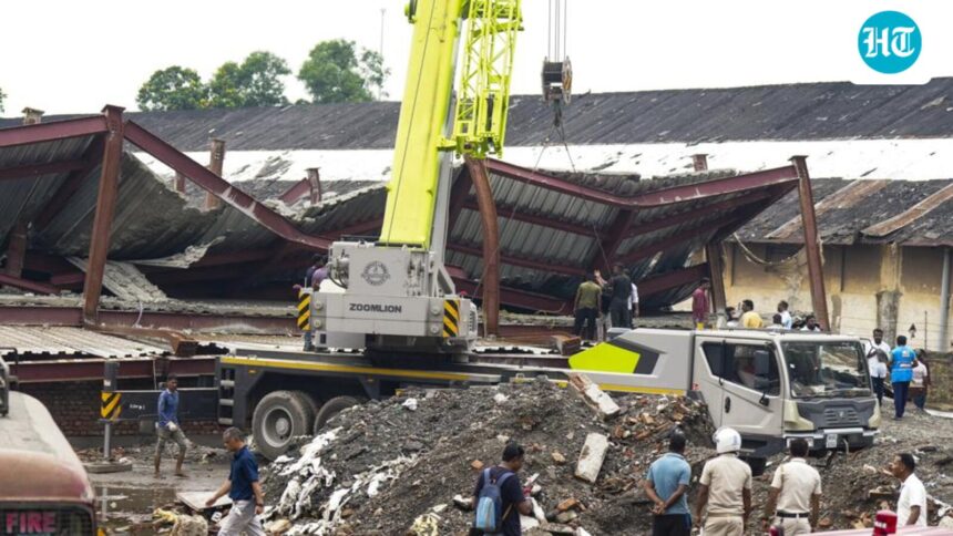under-construction-warehouse-collapses-in-kolkata;-several-trapped:-the-police