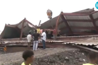 a-warehouse-under-construction-collapses-in-taratala,-bengal;-10-people-were-rescued,-and-many-feared-they-were-trapped