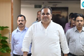 more-than-50-foreign-medical-graduates-meet-delhi-health-minister-over-training-delays-and-salary-disparity