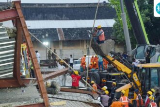 kolkata-warehouse-collapse:-cm-adhikari-orders-audit-and-suspends-construction-work