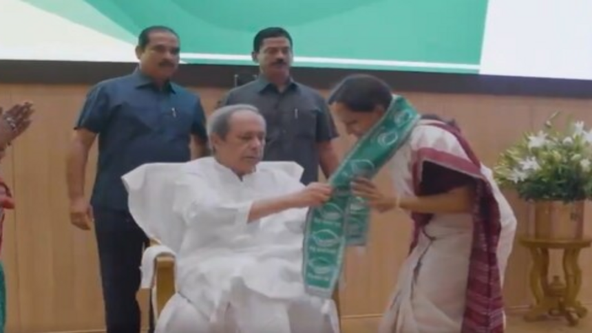 vk-pandian’s-wife-sujata-rout-karthikeyan-joins-bjd,-naveen-patnaik-clarifies-leadership-issue