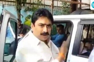 “he-will-beat-you-up”:-rebel-sena-mp-(ubt)-loses-his-temper-and-threatens-the-reporter-over-the-question