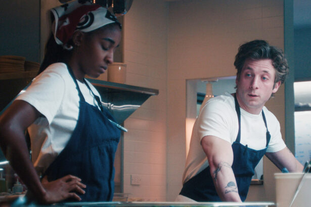 the-bear-final-season-review:-jeremy-allen-white-and-ayo-edebiri’s-kitchen-comedy-approaches-the-end-with-emotion,-laughter-and-a-touch-of-caution