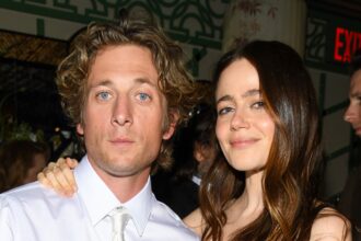 are-jeremy-allen-white-and-molly-gordon-still-together?-update-on-‘the-bear’-co-stars’-relationship.