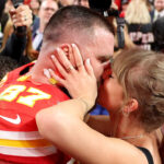 taylor-swift’s-arena-sized-wedding:-here’s-everything-we-know-(and-don’t-know)