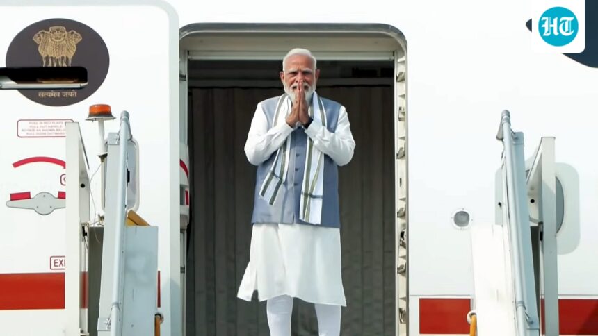 an-encounter-with-the-oldest-animal-in-the-world-in-the-itinerary-of-prime-minister-modi’s-visit-to-seychelles