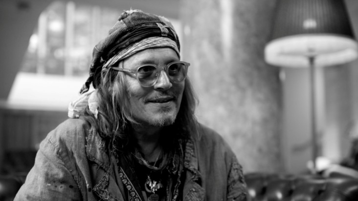 johnny-depp,-mel-gibson-and-helen-mirren:-see-the-stars-in-the-irreverent-karlovy-vary-festival-ads