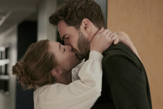 prime-video-releases-the-first-teaser-for-the-love-hypothesis-starring-lili-reinhart-and-tom-bateman