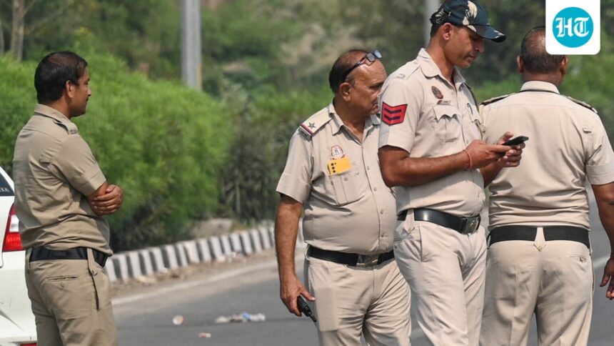 faridabad-man,-who-killed-pregnant-wife,-locked-her-inside-house-for-10-hours-a-day:-cops