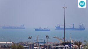 indian-bulk-ship-apj-priti-2-carrying-65,000-metric-tons-of-fertilizer-safely-passes-the-strait-of-hormuz