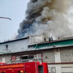 a-massive-fire-broke-out-in-a-cold-storage-unit-in-lucknow,-and-firefighting-operations-continued