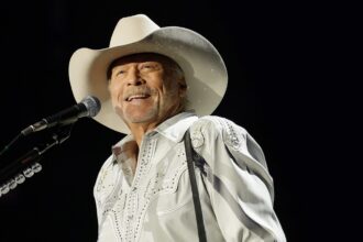 what-disease-does-alan-jackson-suffer-from?-inside-his-health-history