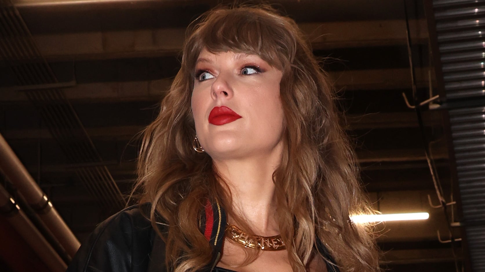 taylor-swift-is-pregnant,-hiding-her-baby-bump:-rumors-and-truth