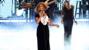 ray-gets-a-standing-ovation-after-strong-performance-at-the-bet-awards