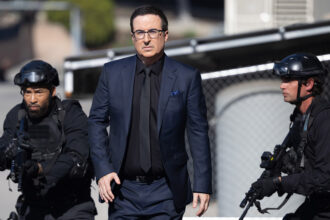 john-oliver-gets-his-dream-role-on-‘general-hospital’