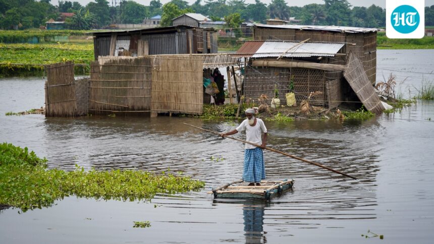 flash-floods-wreak-havoc-in-assam-and-arunachal.-more-than-22-thousand-people-were-affected-by-the-collapse-of-a-railway-bridge-video