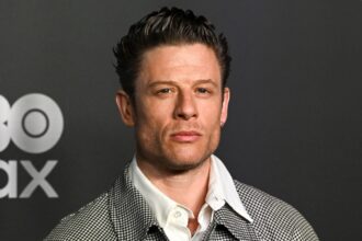 james-norton-takes-over-“hamlet”-in-thomas-ostermeier’s-upcoming-west-end-production