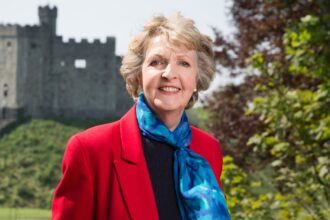 penelope-keith,-star-of-british-sitcom-the-good-life,-has-died-at-the-age-of-86