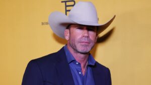 taylor-sheridan-speaks-candidly-about-critics-and-prominent-executives:-‘i’m-not-trying-to-win-an-emmy’