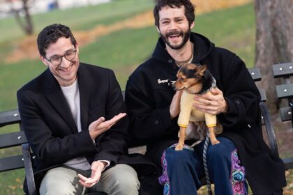 dog-podcast-“who’s-a-good-guest?”-it-has-become-a-favorite-stop-among-celebrities