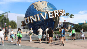 moody’s-puts-comcast’s-debt-rating-under-review-amid-nbcuniversal-spin-off-plans