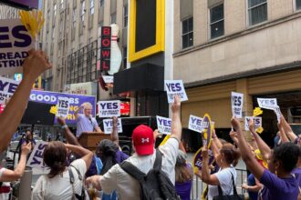 broadway-sanitation-workers-vote-to-strike:-‘what-this-fight-boils-down-to-is-respect’