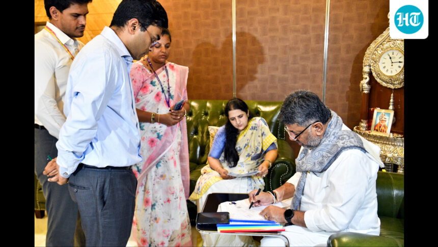 the-sir-begins-in-karnataka;-dks-urges-voters-to-cooperate