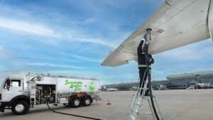 aviation-turbine-fuel-price-falls-by-rs-5-amid-decline-in-global-oil-prices:-report