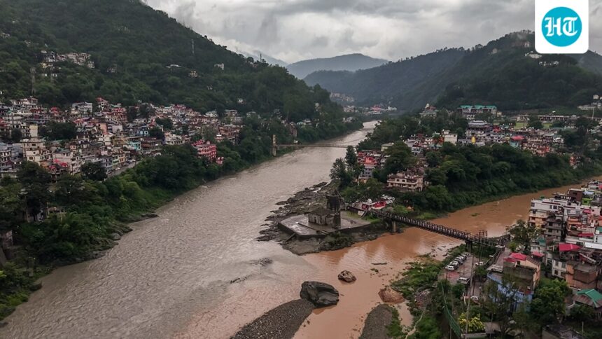 a-falling-rock-killed-a-woman-in-himachal-pradesh’s-mandi-during-heavy-rains