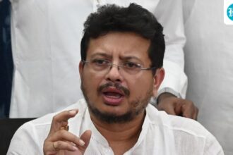 a-rebel-faction-of-the-tmc-meets-with-the-eci-in-delhi,-demanding-the-party’s-symbol:-ritabrata