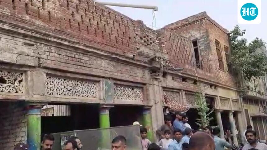 india-condemns-the-demolition-of-the-125-year-old-gurdwara-temple-in-pakistan’s-punjab-province