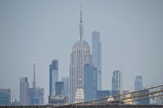who-are-the-people-who-climbed-the-empire-state-building?