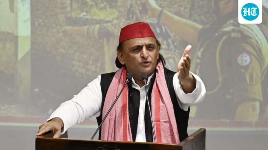 akhilesh-yadav-condemns-the-alleged-attack-on-mahua-moitra,-accuses-the-bjp-of-“encouraging-political-violence”