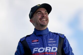 frankie-muniz-net-worth:-how-much-money-does-the-actor-and-car-driver-make