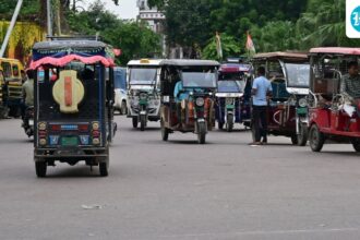 government-orders-to-remove-3-battery-management-apps-used-to-stop-e-rickshaws:-sources