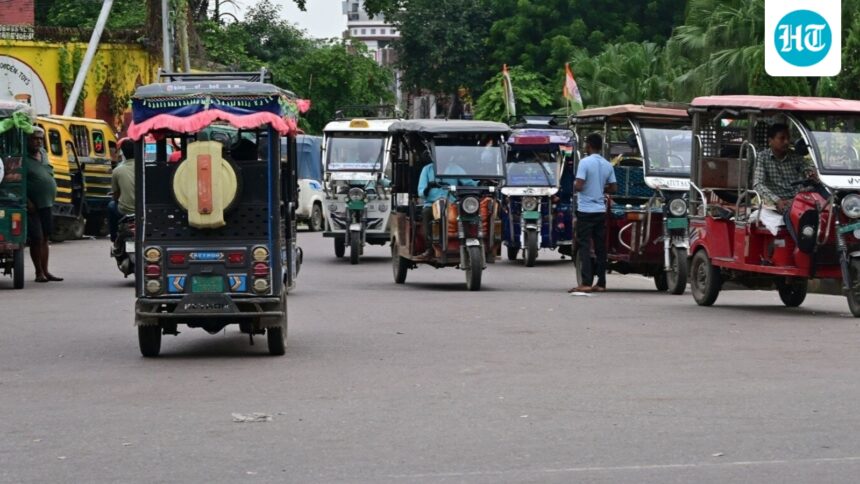 government-orders-to-remove-3-battery-management-apps-used-to-stop-e-rickshaws:-sources