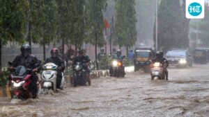 the-imd-has-put-mumbai-on-red-alert-with-‘heavy-to-very-heavy’-rain-expected-in-the-next-24-hours.