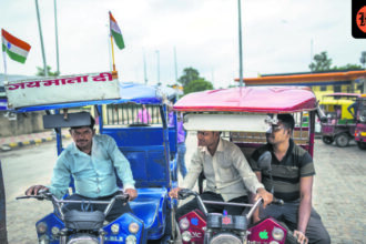 the-government-orders-apple-and-google-to-remove-7-mobile-applications-that-obstruct-e-rickshaws