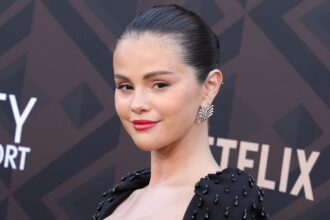 selena-gomez-shines-at-taylor-swift’s-wedding