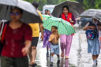 today’s-weather-live:-heavy-rain-alert-in-mumbai;-delhi-is-likely-to-witness-light-rain-over-the-weekend-as-the-monsoon-increases-in-frequency