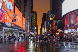 good-luck-sign:-rain-pouring-down-in-new-york-city-minutes-after-taylor-swift-and-travis-kelce-tied-the-knot