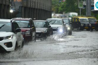 imd-issues-red-alert-for-mumbai,-thane,-palghar-and-raigad-amid-heavy-rains