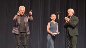 dustin-hoffman-talks-‘divided-america’-and-how-he-landed-‘the-graduate’-role:-‘it-was-an-accident’