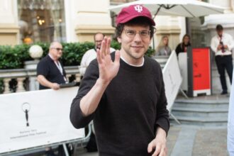 jesse-eisenberg-obtains-polish-citizenship-and-wants-to-work-more-in-europe:-in-the-us,-‘it’s-getting-harder-to-make-the-films-i-love’