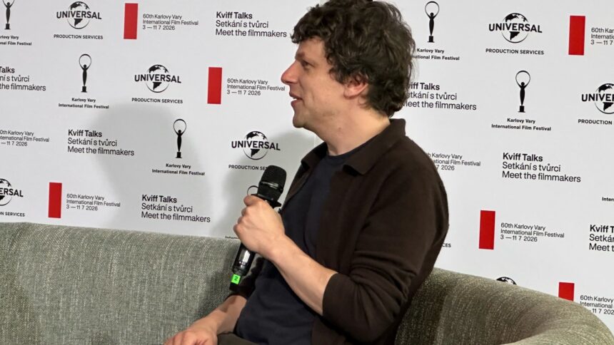 jesse-eisenberg-talks-about-why-he-doesn’t-want-to-be-associated-with-mark-zuckerberg
