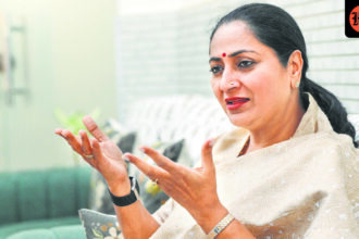 ‘if-people-care-about-delhi,-they-will-switch-to-electric-vehicles’:-cm-rekha-gupta