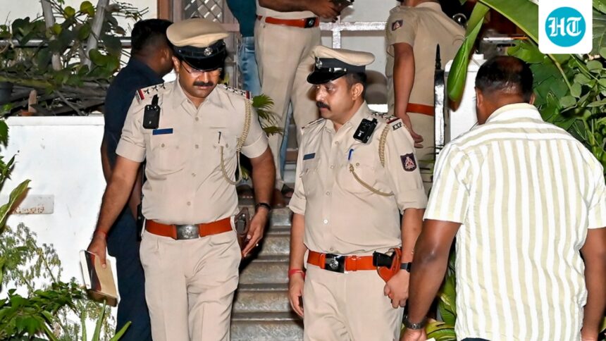 karnataka-officer-working-in-sir-killed-in-road-accident,-protests-organized-over-‘work-pressure’