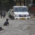 imd-issues-red-alert-as-heavy-rain-hits-mumbai;-more-than-250-mm-were-recorded-within-24-hours