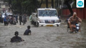 imd-issues-red-alert-as-heavy-rain-hits-mumbai;-more-than-250-mm-were-recorded-within-24-hours